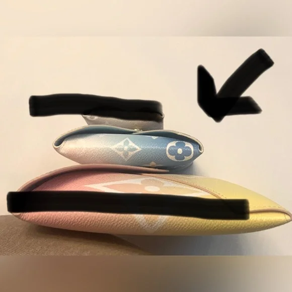 Louis Vuitton “By the Pool” MEDIUM blue Kirigami pouch. Genuine Made in France - Picture 8 of 8